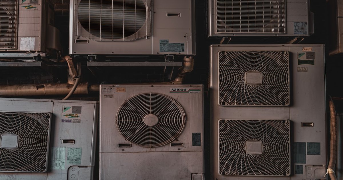 Mantenimiento aire acondicionado en Alcorcón — cuánto cuesta y qué incluye